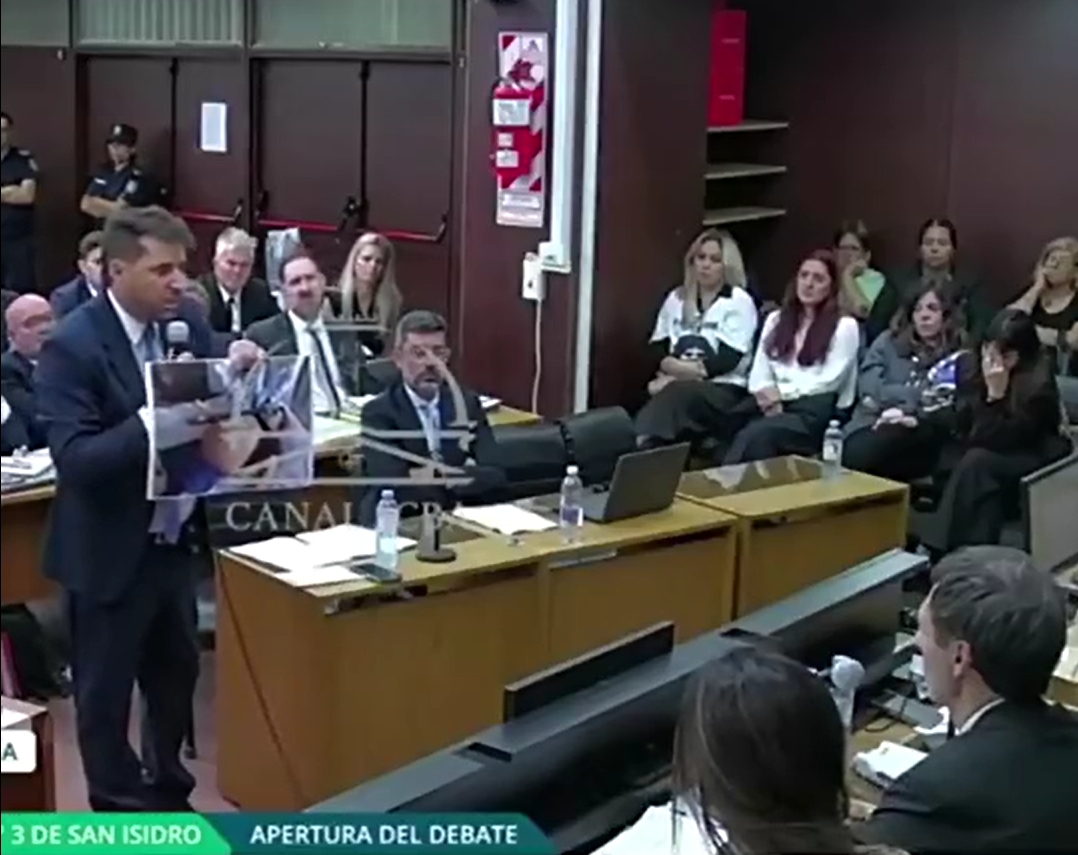 圖為之前庭審中,檢察官所舉照片